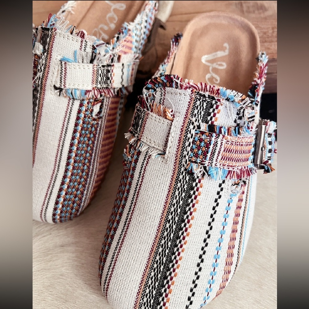 NIB Brand New In Box Very G Multi Colored Basket Clogs Slip On Shoes Slides - Picture 6 of 6